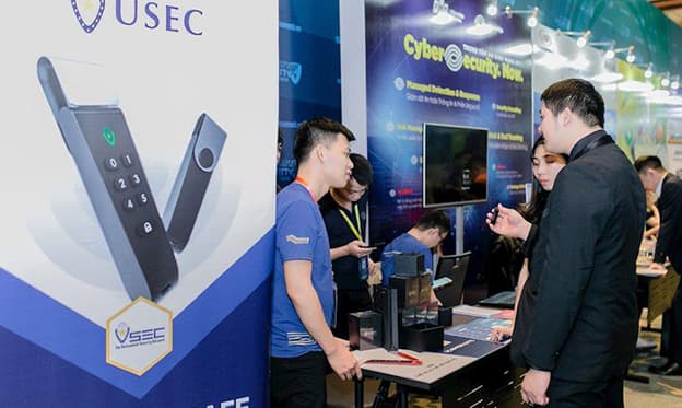 ICTNEWS: CÔNG TY AN NINH MẠNG VSEC RA MẮT THIẾT BỊ USB SIÊU BẢO MẬT USEC DATASAFE