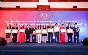 DOANHNHAN: TÔN VINH NHỮNG CÔNG TY CÔNG NGHỆ TẠI DIỄN ĐÀN VĂN HÓA VỚI DOANH NGHIỆP